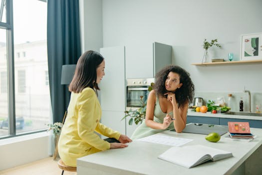 Nutritionist consulting with a client