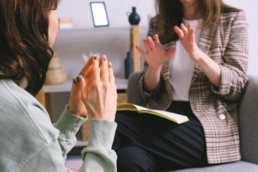 Nutritionist advising a client