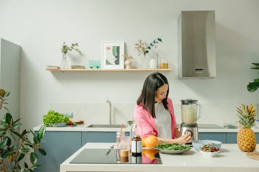 nutritionist assisting a client